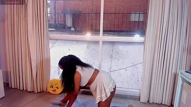 ElizabethBell  online show from February 1, 2026, 10:08 pm