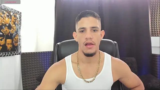 jhonnysnow17 online show from May 26, 2026, 2:26 pm