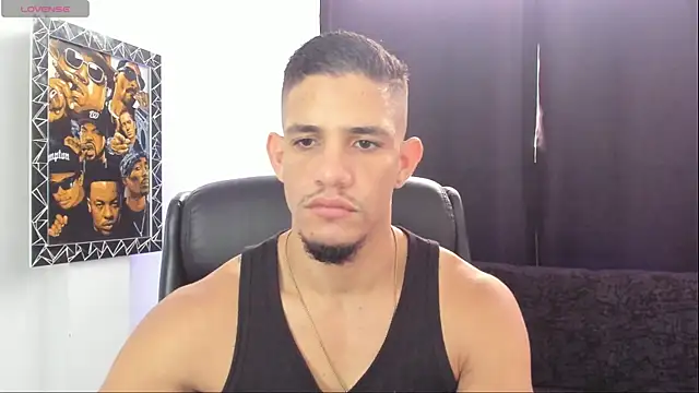 jhonnysnow17 online show from May 17, 2026, 6:19 pm