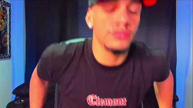 Snapshot of jhonnysnow17 chatting on November 30, 2025, 9:37 pm jhonnysnow17 online show from November 30, 2025, 9:37 pm