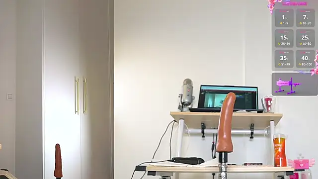 Snapshot of Miss69Ri99 chatting on October 7, 2025, 9:38 pm Miss69Ri99 online show from October 7, 2025, 9:38 pm