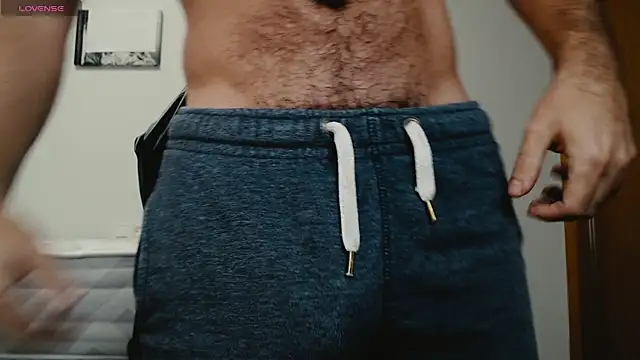 Snapshot of cutehairymacho chatting on November 15, 2025, 10:25 pm cutehairymacho online show from November 15, 2025, 10:25 pm