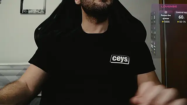 Snapshot of cutehairymacho chatting on December 18, 2025, 2:21 pm cutehairymacho online show from December 18, 2025, 2:21 pm