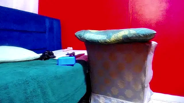 Snapshot of Lelety79 chatting on February 10, 2026, 5:12 pm Lelety79 online show from February 10, 2026, 5:12 pm