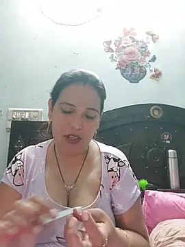 Poojabhabi101 online show from May 24, 2026, 5:29 am
