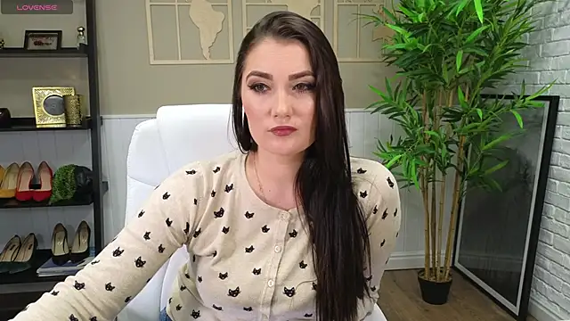 Snapshot of SelineSole chatting on February 28, 2025, 4:53 pm SelineSole online show from February 28, 2025, 4:53 pm