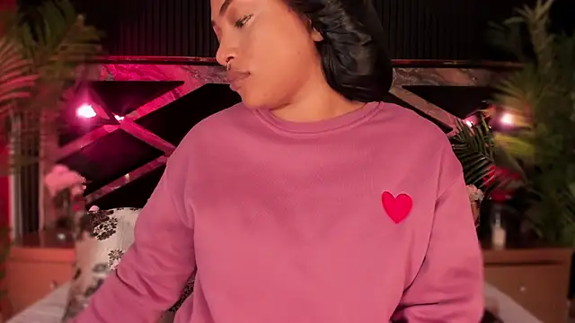 Snapshot of Aluna_sweet chatting on November 8, 2025, 11:41 pm Aluna sweet online show from November 8, 2025, 11:41 pm