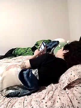 LiverandBrat77 online show from April 20, 2026, 3:57 pm