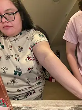 LiverandBrat77 online show from April 11, 2026, 11:30 pm