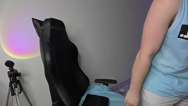 Vincent Strong online show from February 19, 2025, 7:17 am