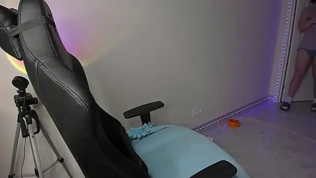 Vincent Strong online show from February 17, 2025, 7:47 am