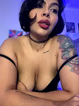 Snapshot of GigiiStone chatting on October 12, 2025, 5:03 pm GigiiStone online show from October 12, 2025, 5:03 pm