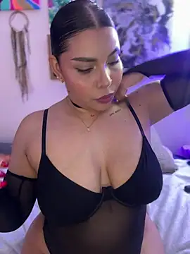 Snapshot of GigiiStone chatting on March 14, 2025, 11:00 pm GigiiStone online show from March 14, 2025, 11:00 pm