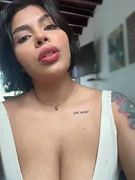 Snapshot of GigiiStone chatting on October 7, 2025, 3:24 pm GigiiStone online show from October 7, 2025, 3:24 pm