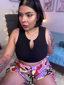 Snapshot of GigiiStone chatting on February 23, 2025, 8:44 pm GigiiStone online show from February 23, 2025, 8:44 pm