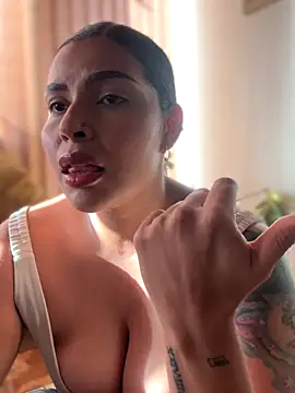 Snapshot of GigiiStone chatting on November 17, 2025, 9:41 pm GigiiStone online show from November 17, 2025, 9:41 pm