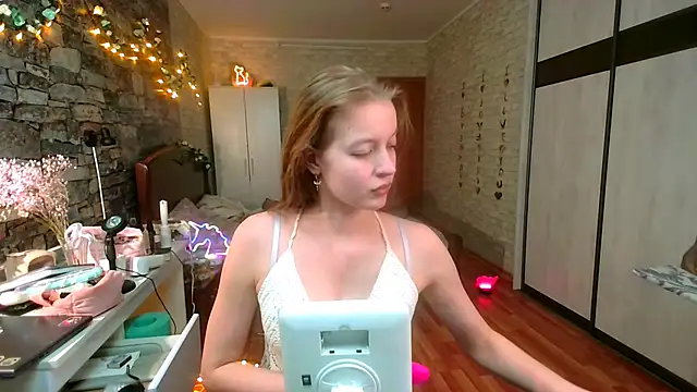 Snapshot of __Aphrodita__wow__ chatting on February 21, 2026, 3:47 pm Aphrodita wow online show from February 21, 2026, 3:47 pm