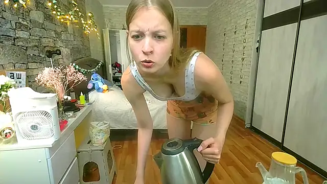 Snapshot of __Aphrodita__wow__ chatting on June 18, 2026, 12:10 pm Aphrodita wow online show from June 18, 2026, 12:10 pm