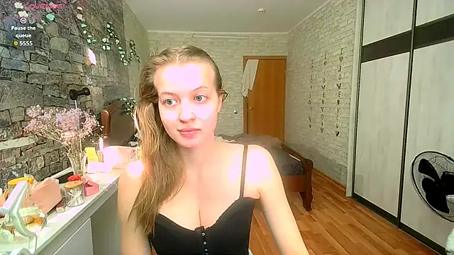   Aphrodita  wow   online show from April 5, 2026, 1:07 pm