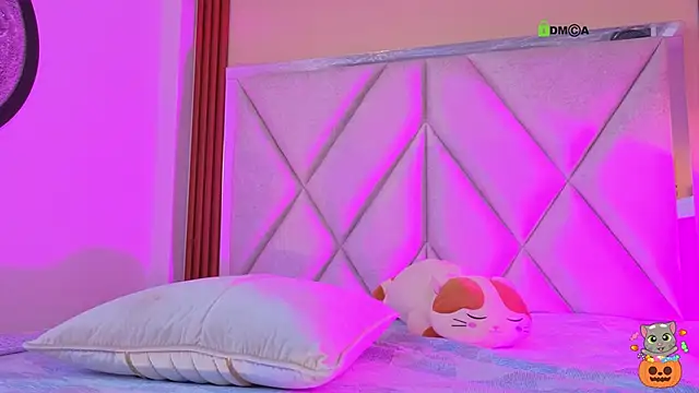 Snapshot of Happy_tits chatting on October 24, 2025, 7:24 pm Happy tits online show from October 24, 2025, 7:24 pm