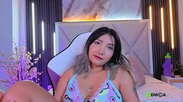 Snapshot of Happy_tits chatting on November 21, 2025, 12:48 pm Happy tits online show from November 21, 2025, 12:48 pm