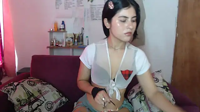 Snapshot of Nathacha chatting on December 14, 2024, 4:30 pm Nathacha online show from December 14, 2024, 4:30 pm