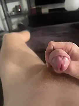 Snapshot of Gayginger86 chatting on January 19, 2026, 6:28 am Gayginger86 online show from January 19, 2026, 6:28 am