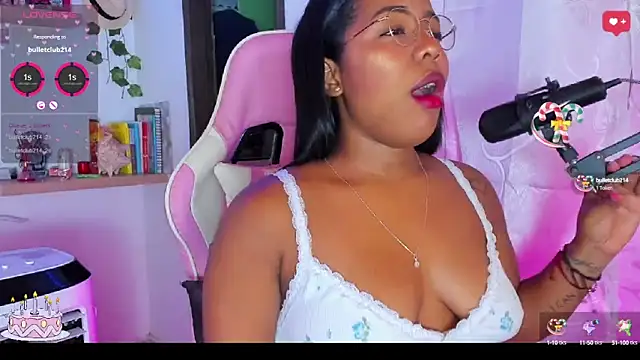 Snapshot of samanthaabloom chatting on March 7, 2025, 1:09 am samanthaabloom online show from March 7, 2025, 1:09 am