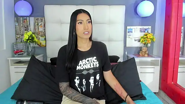 Taly Fox online show from December 15, 2025, 9:20 pm