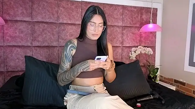 Snapshot of Taly_Fox chatting on June 19, 2026, 9:53 pm Taly Fox online show from June 19, 2026, 9:53 pm