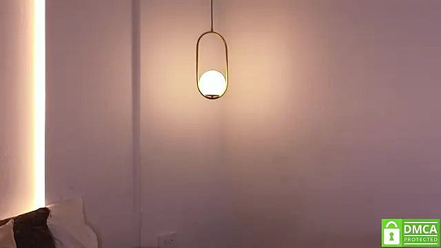 hot little bunny online show from September 21, 2025, 8:58 pm