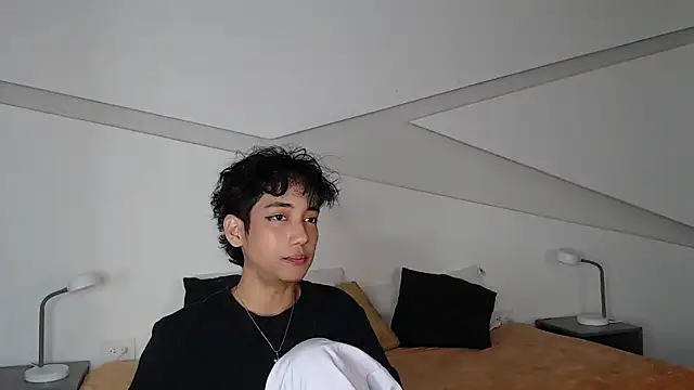 hot little bunny online show from February 22, 2025, 12:49 am