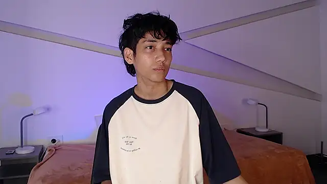 hot little bunny online show from February 23, 2025, 8:55 pm