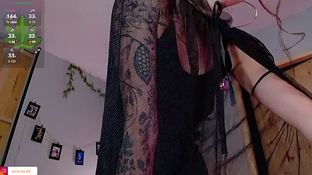 Snapshot of VickyJackson_ chatting on December 18, 2025, 4:22 pm VickyJackson online show from December 18, 2025, 4:22 pm