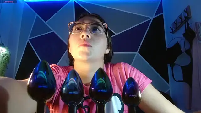 DaMikaela  online show from September 16, 2025, 6:42 pm