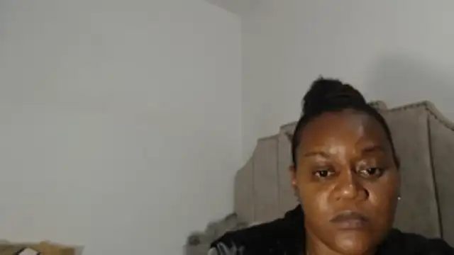 LiraRusso online show from February 8, 2026, 8:28 pm