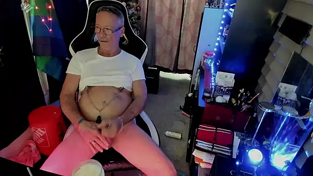 Snapshot of Daddysthick chatting on January 14, 2026, 8:01 pm Daddysthick online show from January 14, 2026, 8:01 pm