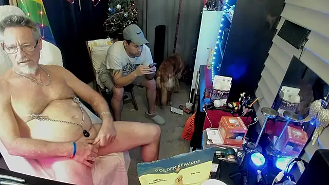 Snapshot of Daddysthick chatting on January 10, 2026, 3:24 am Daddysthick online show from January 10, 2026, 3:24 am