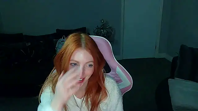 Snapshot of Red_firesquirt chatting on March 12, 2025, 9:24 pm Red firesquirt online show from March 12, 2025, 9:24 pm