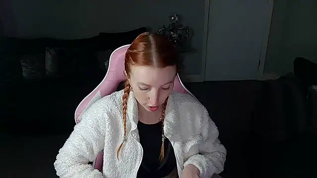 Snapshot of Red_firesquirt chatting on February 20, 2025, 3:30 pm Red firesquirt online show from February 20, 2025, 3:30 pm