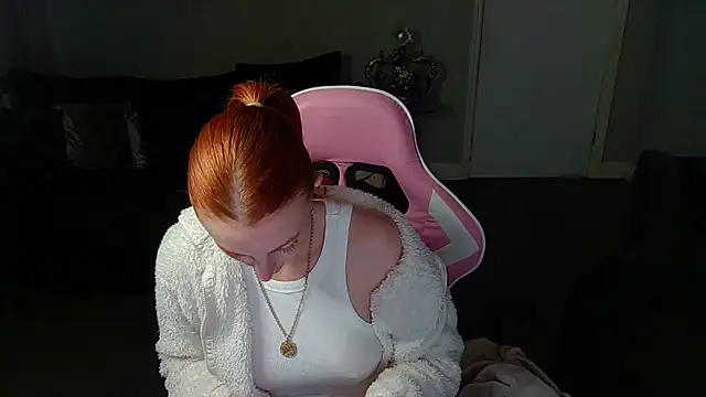 Snapshot of Red_firesquirt chatting on February 13, 2025, 3:14 pm Red firesquirt online show from February 13, 2025, 3:14 pm