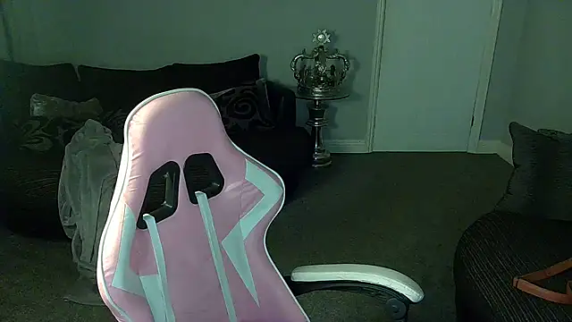 Snapshot of Red_firesquirt chatting on September 10, 2025, 8:52 pm Red firesquirt online show from September 10, 2025, 8:52 pm