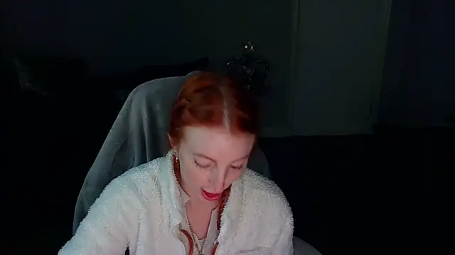 Snapshot of Red_firesquirt chatting on February 4, 2025, 10:55 pm Red firesquirt online show from February 4, 2025, 10:55 pm