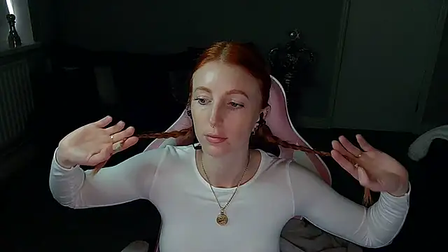 Snapshot of Red_firesquirt chatting on January 29, 2025, 2:32 pm Red firesquirt online show from January 29, 2025, 2:32 pm