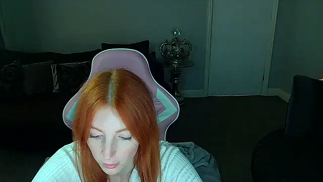 Snapshot of Red_firesquirt chatting on February 6, 2025, 4:03 pm Red firesquirt online show from February 6, 2025, 4:03 pm