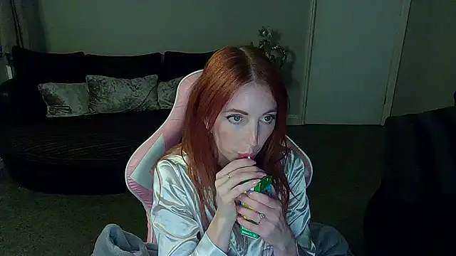 Snapshot of Red_firesquirt chatting on October 30, 2025, 9:11 pm Red firesquirt online show from October 30, 2025, 9:11 pm