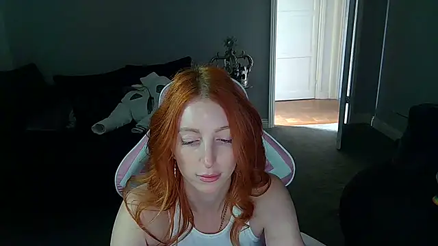 Snapshot of Red_firesquirt chatting on March 20, 2025, 2:42 pm Red firesquirt online show from March 20, 2025, 2:42 pm