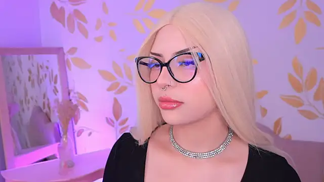 Misselektra   online show from November 25, 2025, 4:57 am