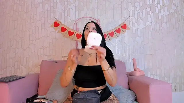 Snapshot of alanismorgan chatting on February 20, 2026, 6:32 pm alanismorgan online show from February 20, 2026, 6:32 pm