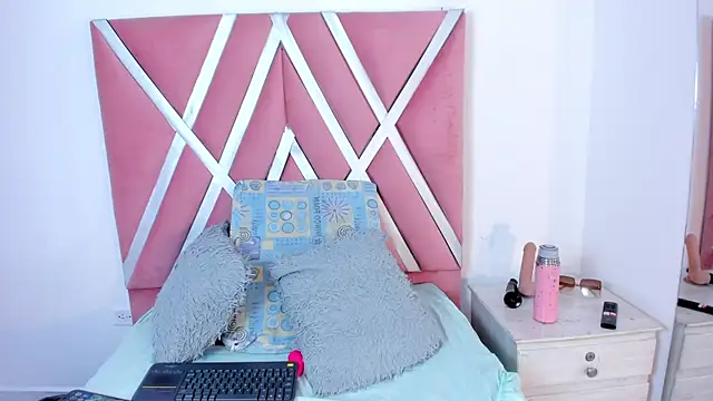 Snapshot of alanismorgan chatting on January 5, 2026, 6:33 pm alanismorgan online show from January 5, 2026, 6:33 pm